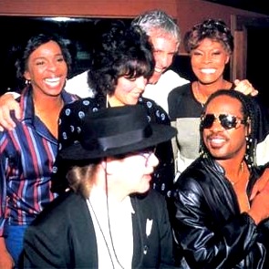Dionne Warwick with Elton John, Gladys Knight and Stevie Wonder - That's What Friends Are For